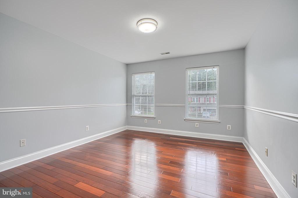 1813 CHAROLAIS COURT