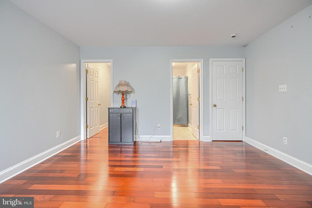 1813 CHAROLAIS COURT