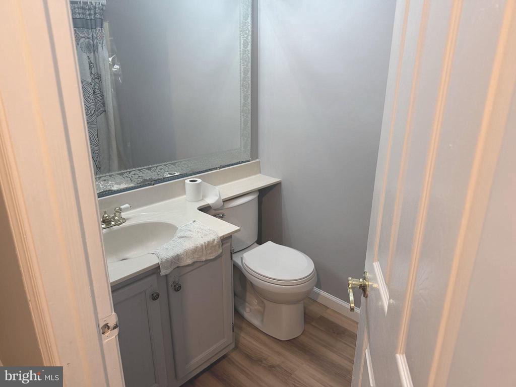 220 FERRING COURT