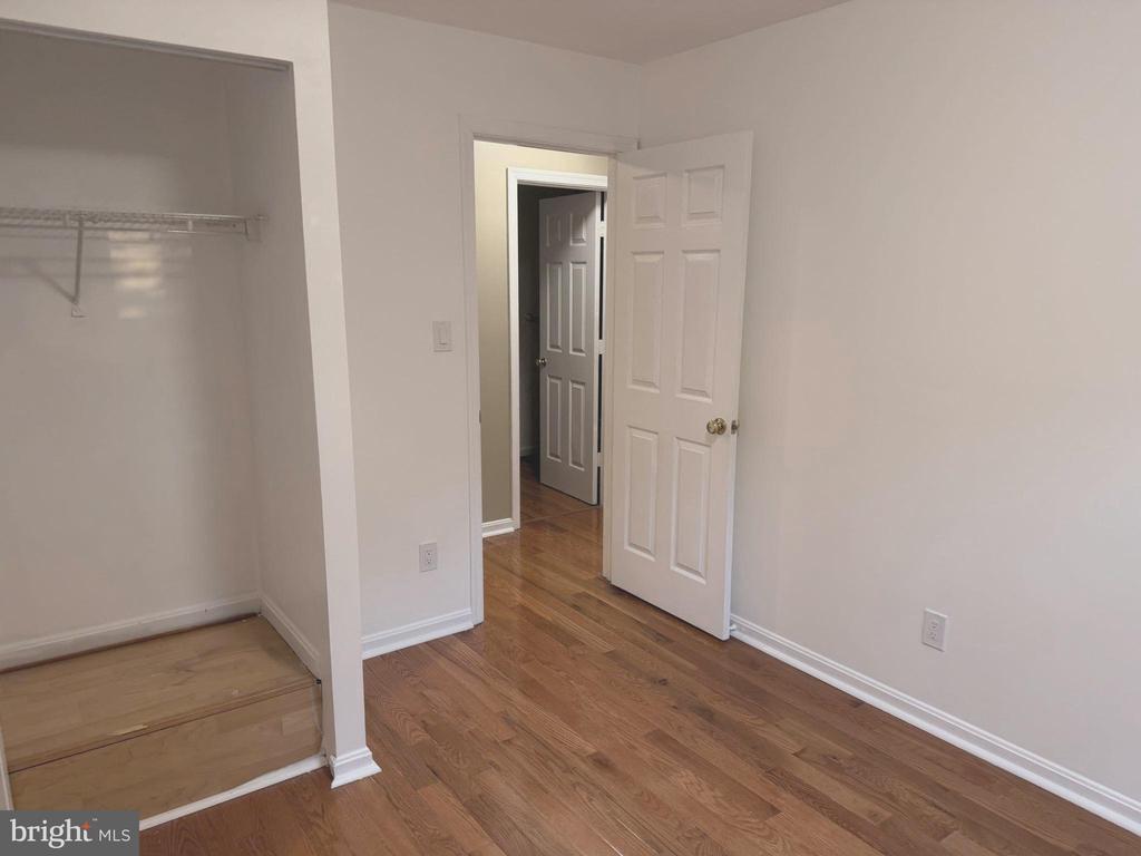 220 FERRING COURT