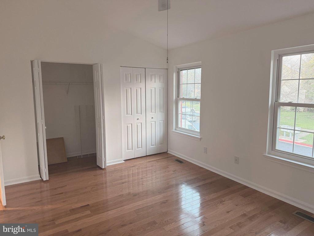 220 FERRING COURT