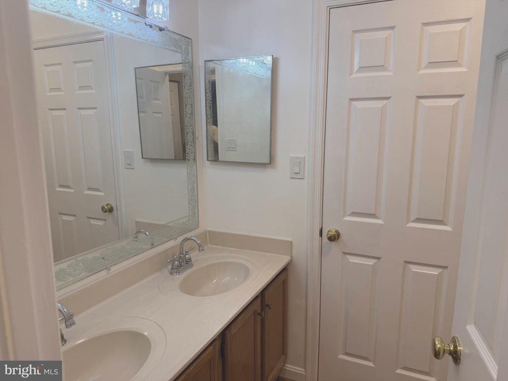 220 FERRING COURT