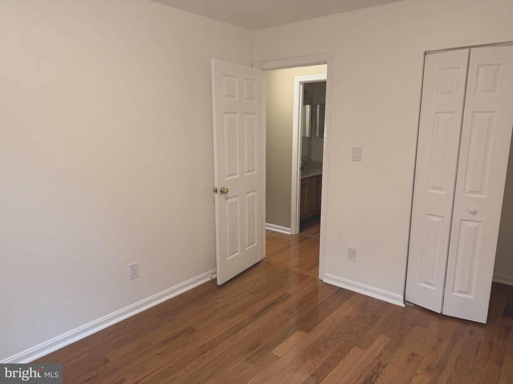 220 FERRING COURT
