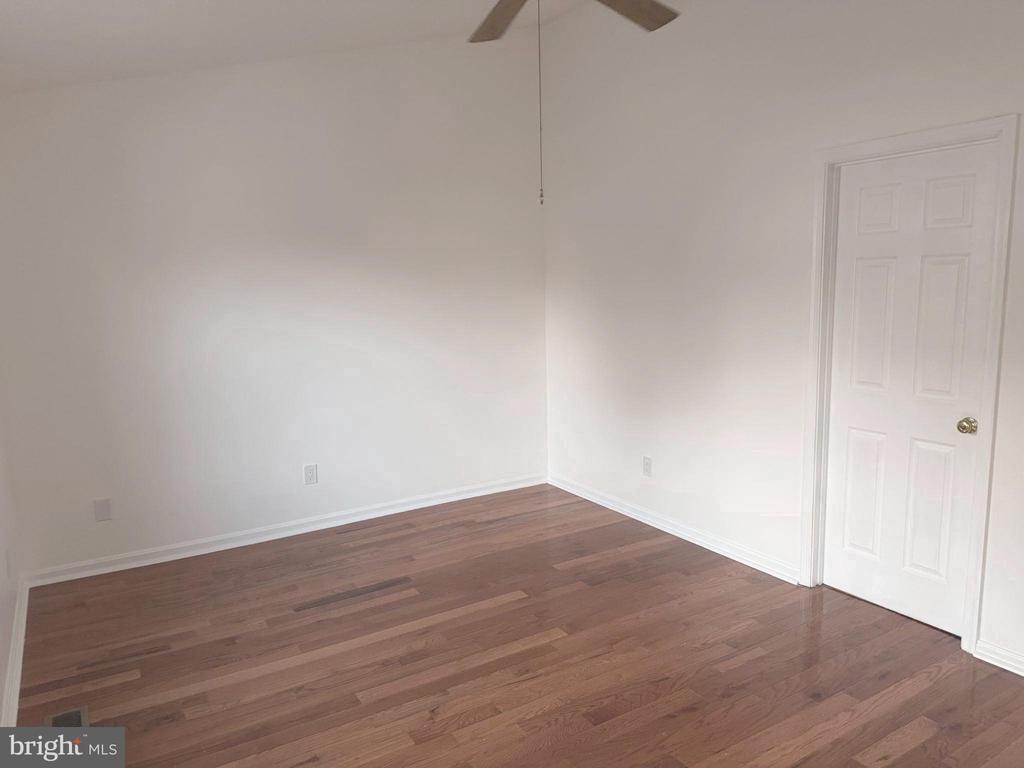 220 FERRING COURT