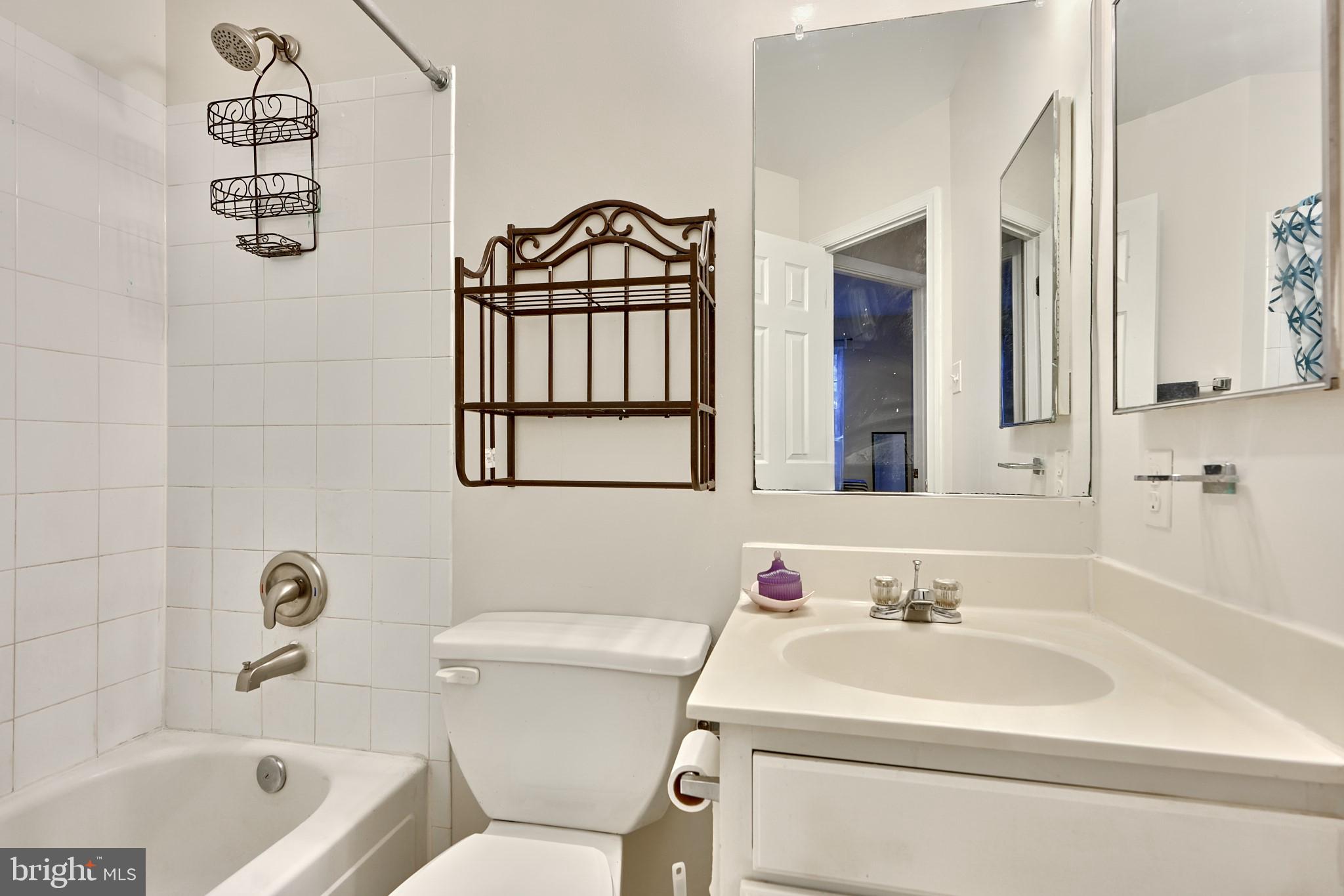 8407 Gold Sunset Way