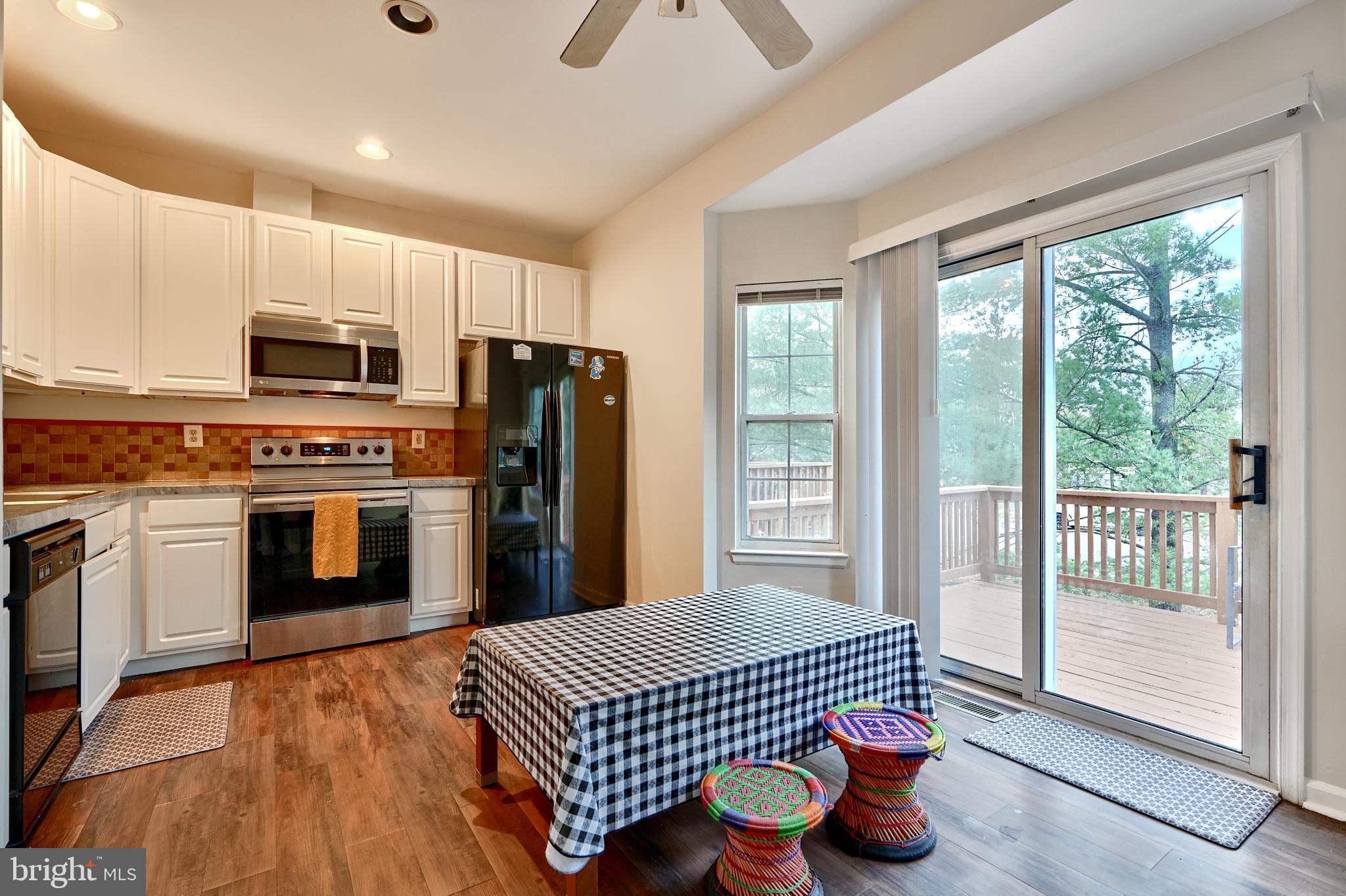 8407 Gold Sunset Way