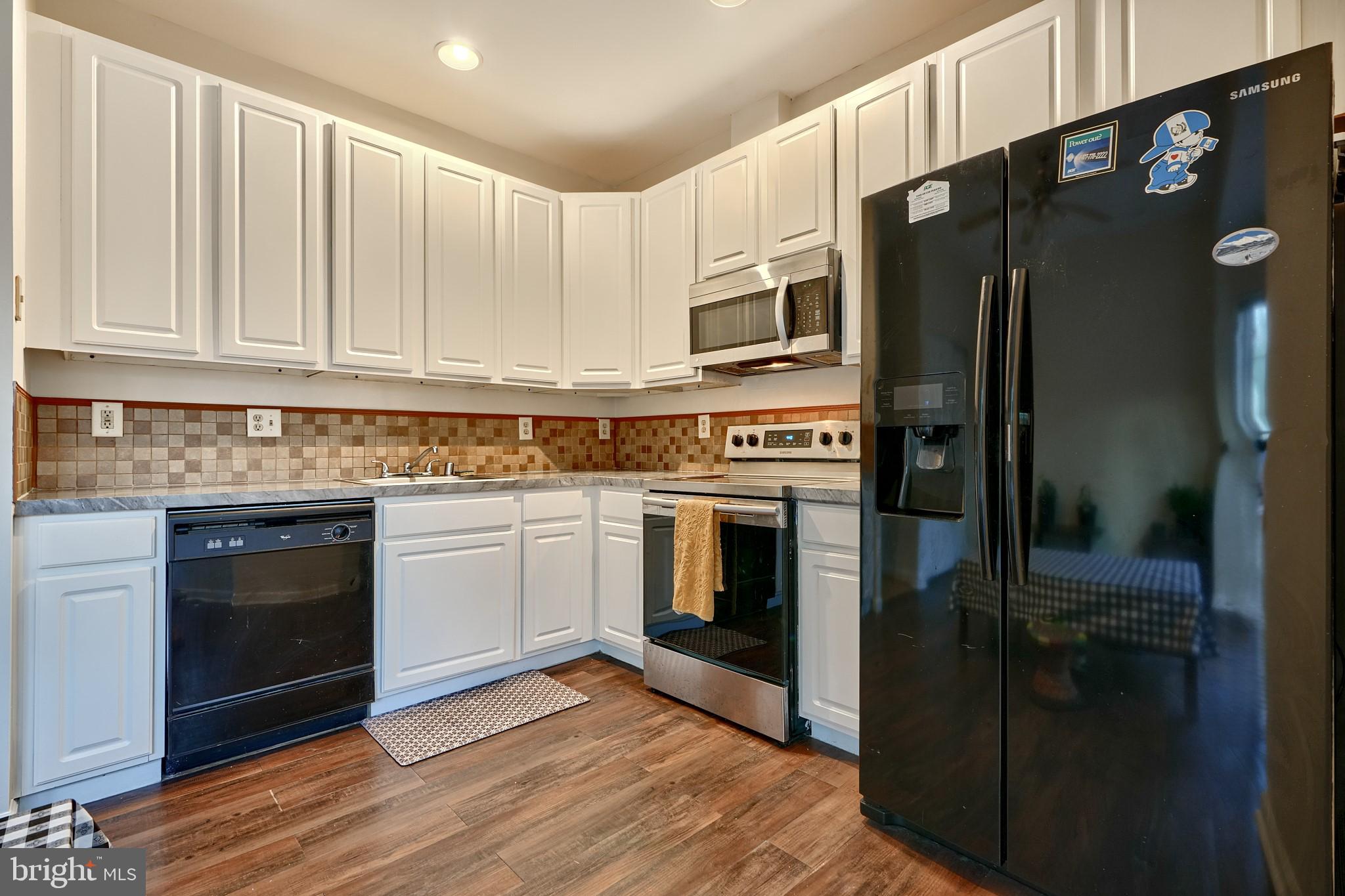 8407 Gold Sunset Way