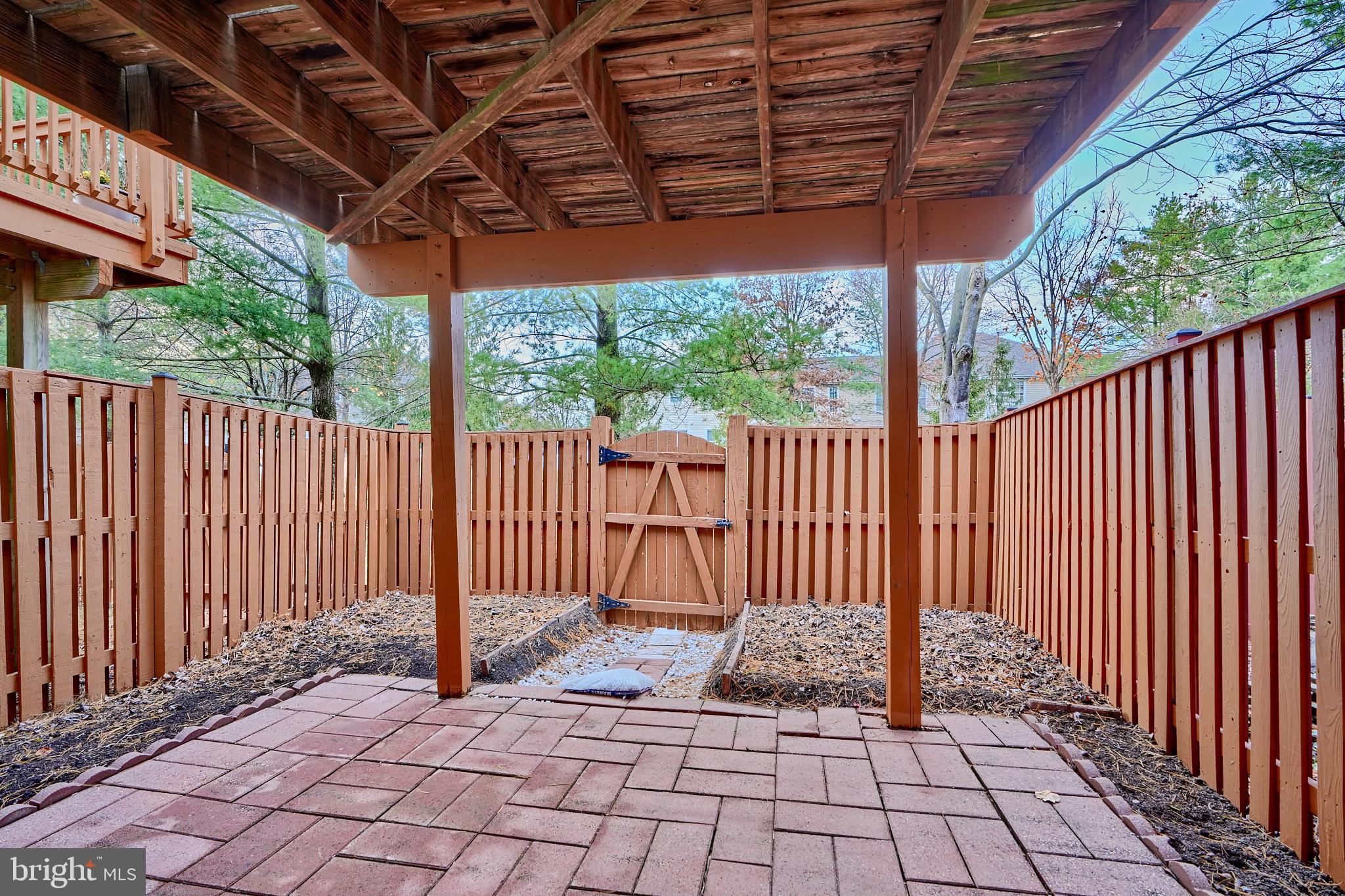 8407 Gold Sunset Way