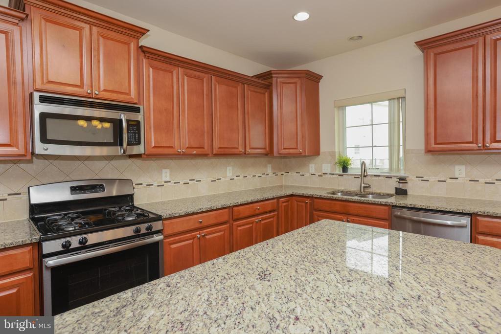 7954 BLUE STREAM DR