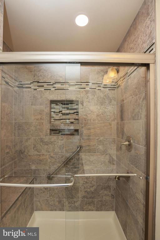 7954 BLUE STREAM DR