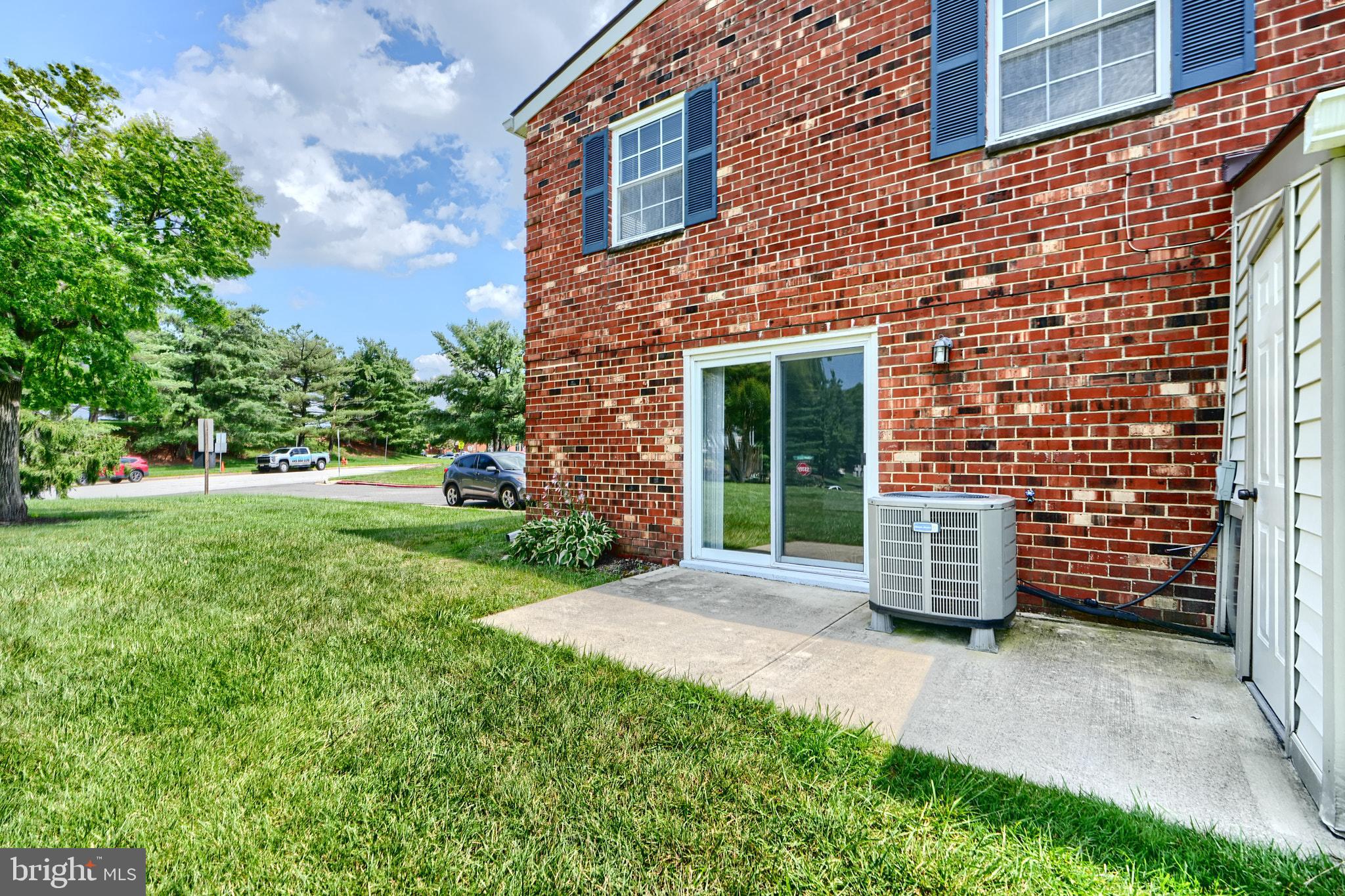 9215 Bridle Path Ln #M