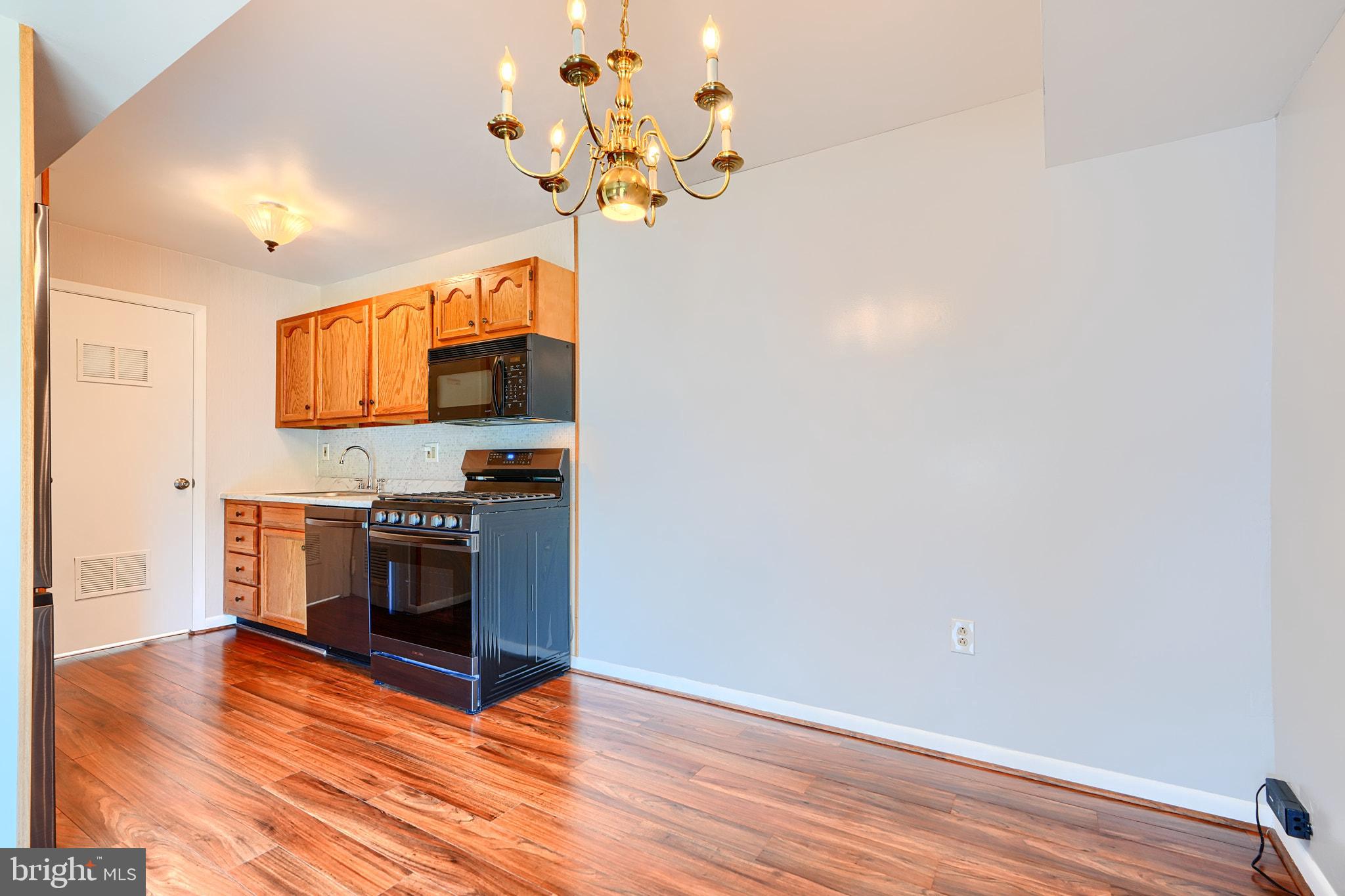 9215 Bridle Path Ln #M