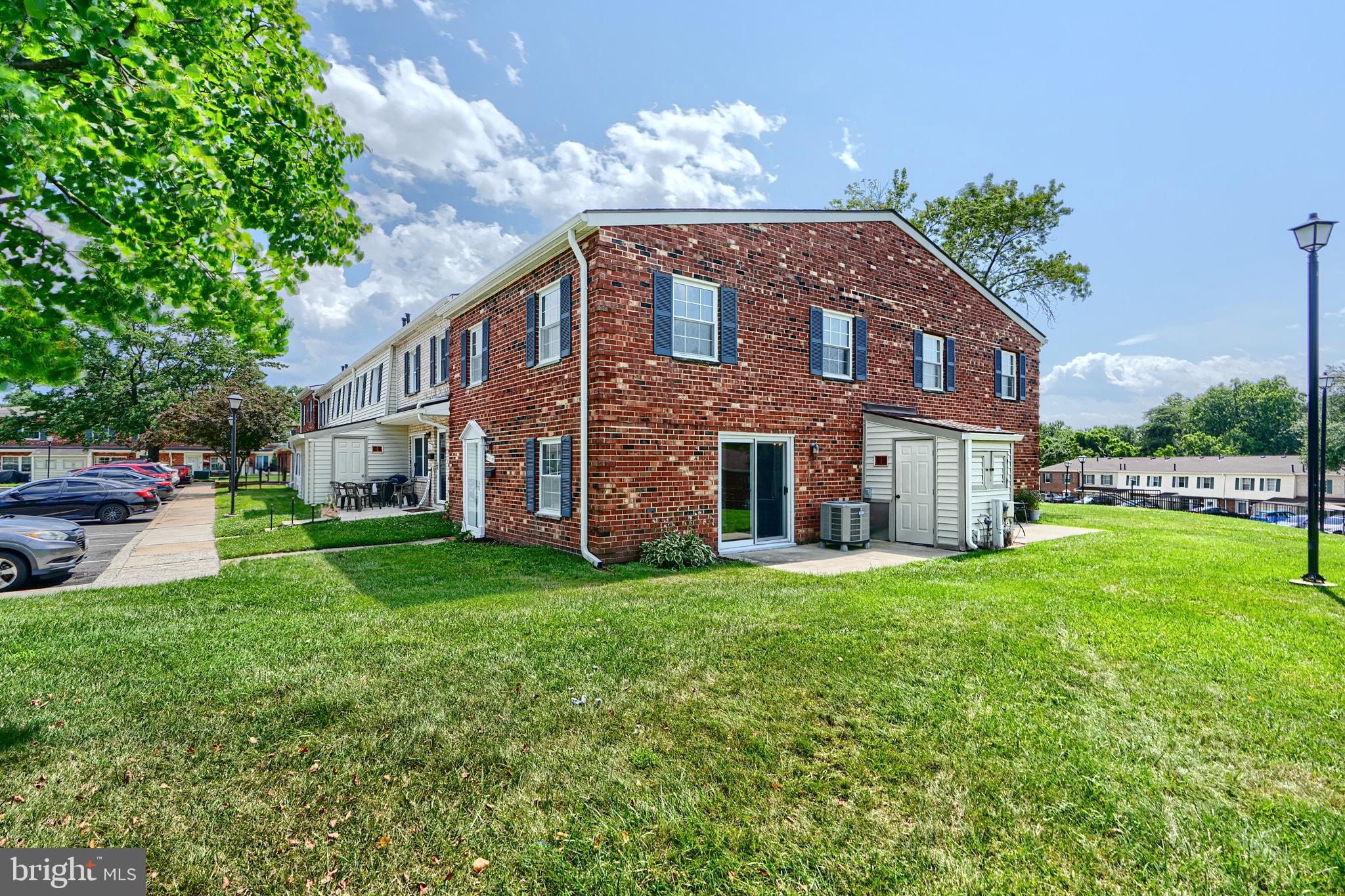 9215 Bridle Path Ln #M