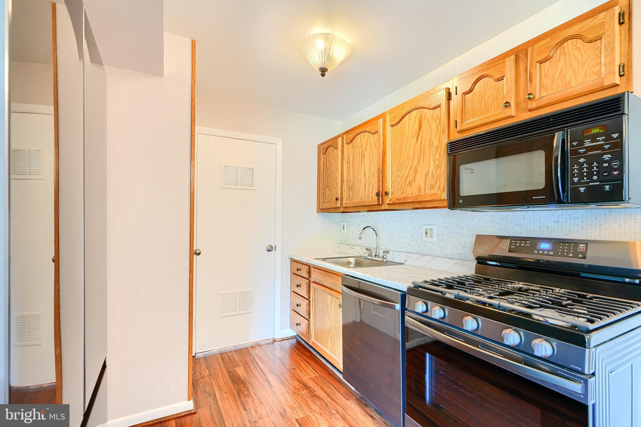 9215 Bridle Path Ln #M