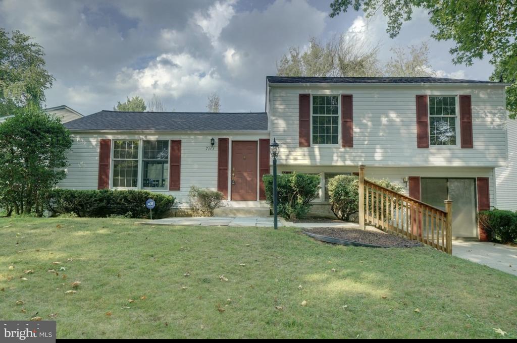 7113 BANJO COURT