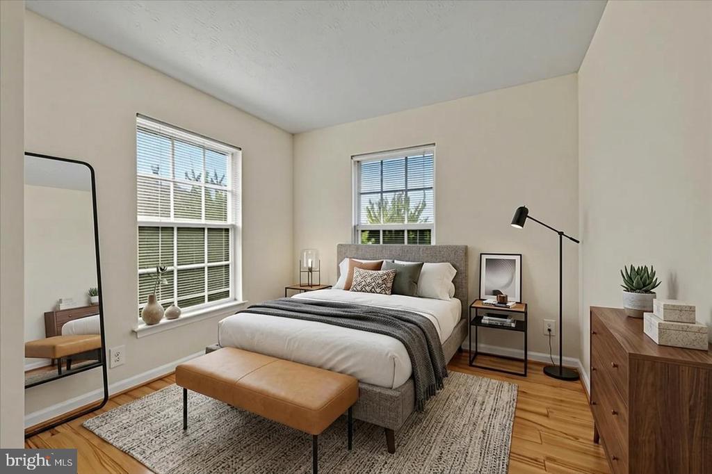 3325 HOLLOW COURT