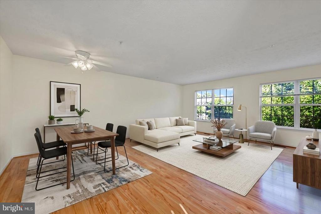 3325 HOLLOW COURT
