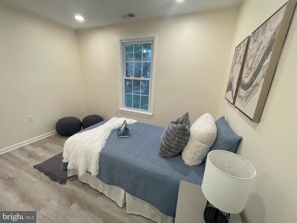 13315 Neerwinder Pl