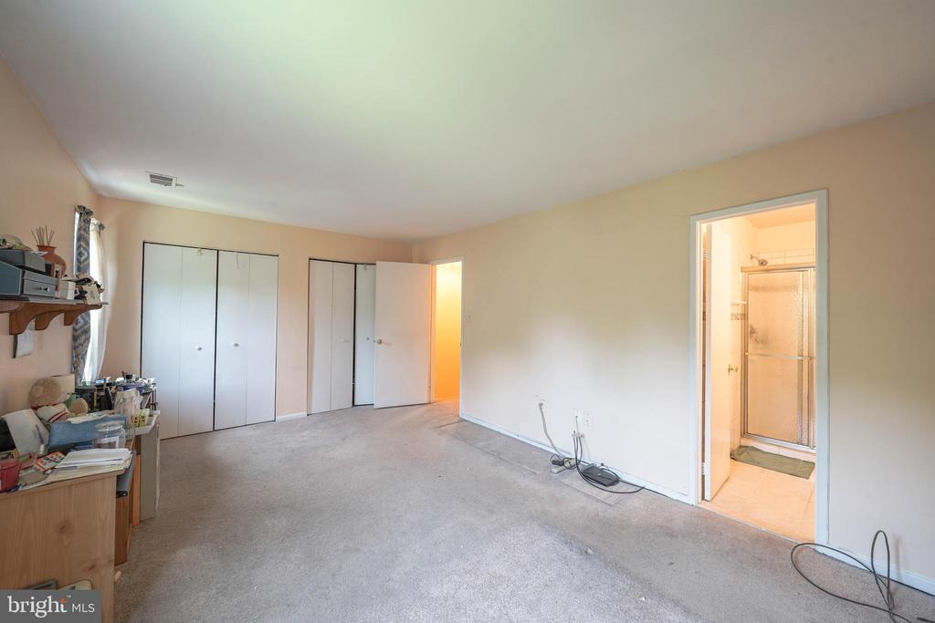 12849 CLIMBING IVY DRIVE