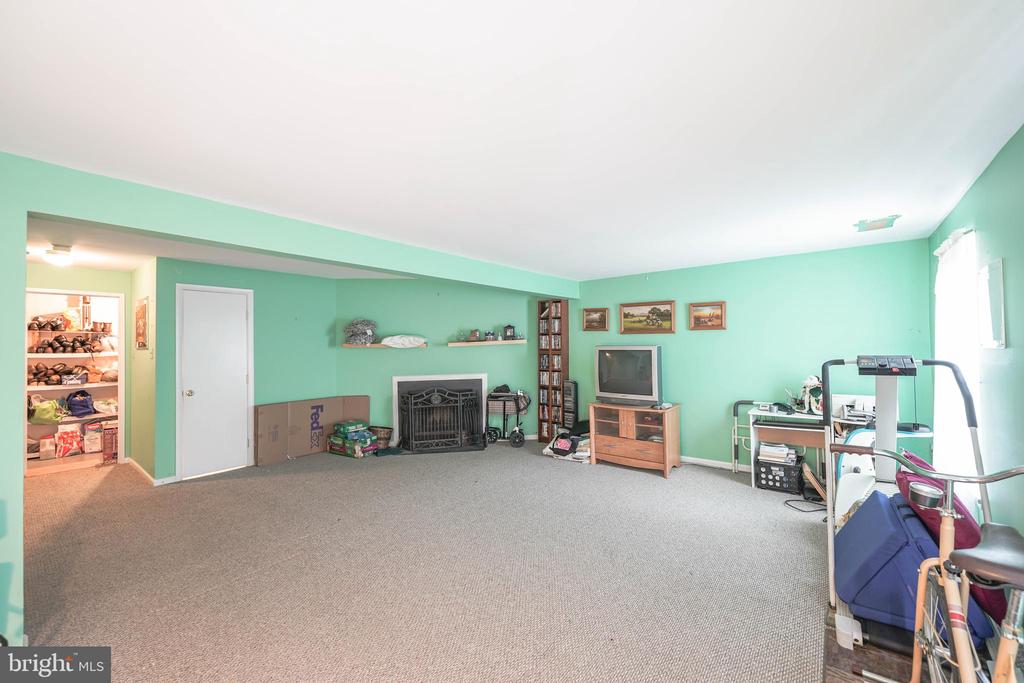 12849 CLIMBING IVY DRIVE