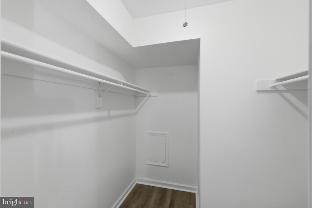 20332 BEACONFIELD TERRACE 101