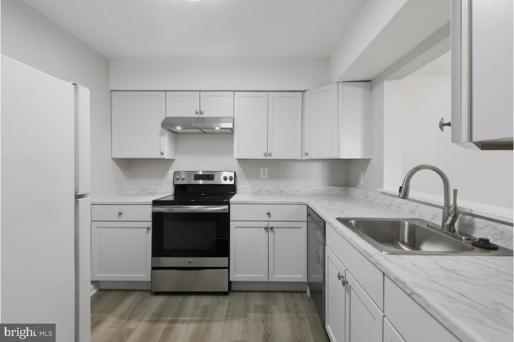 20332 BEACONFIELD TERRACE 101