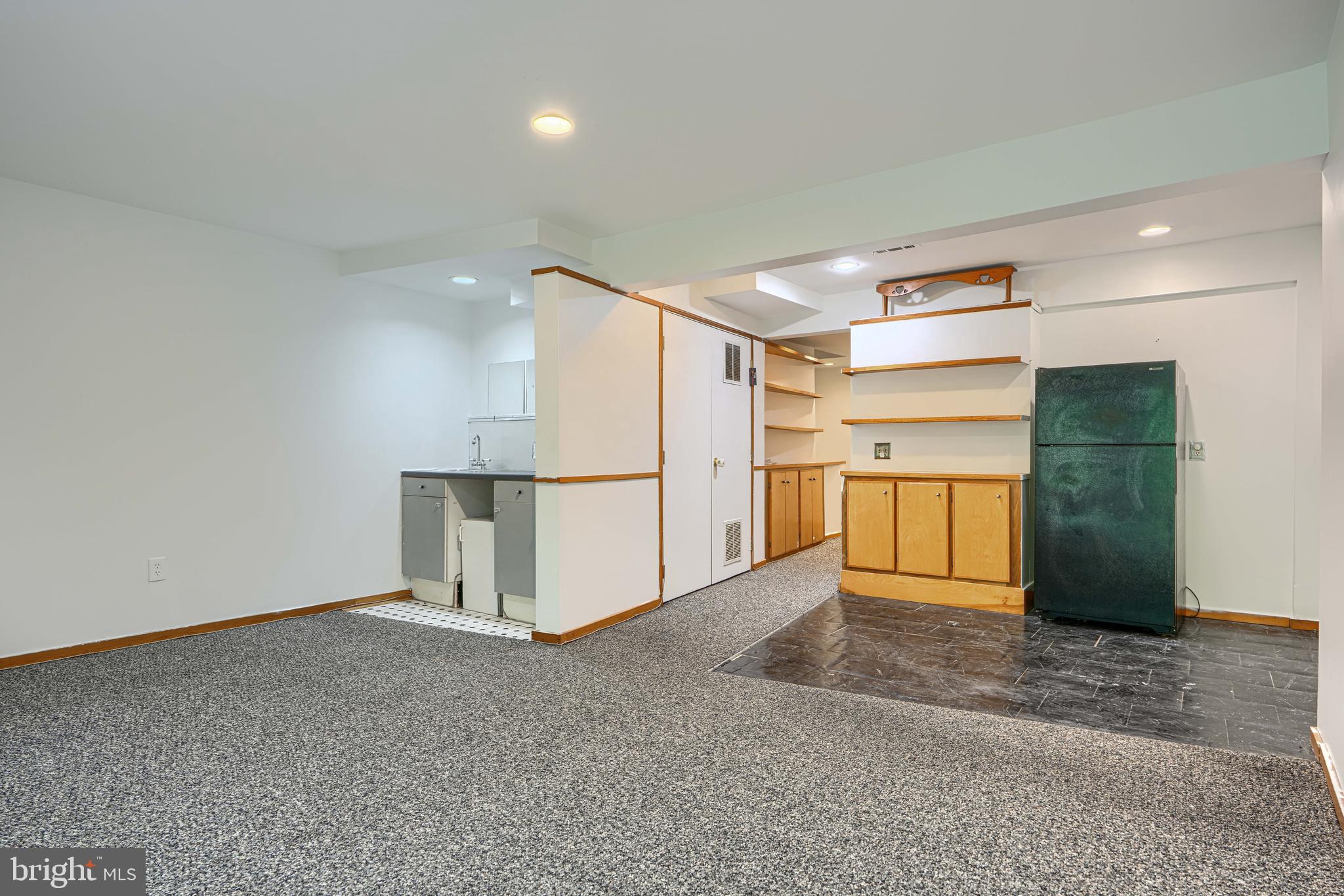 9 LONG GREEN COURT