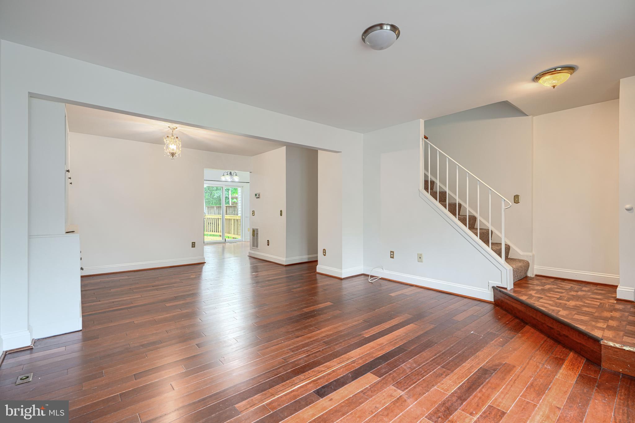 9 LONG GREEN COURT