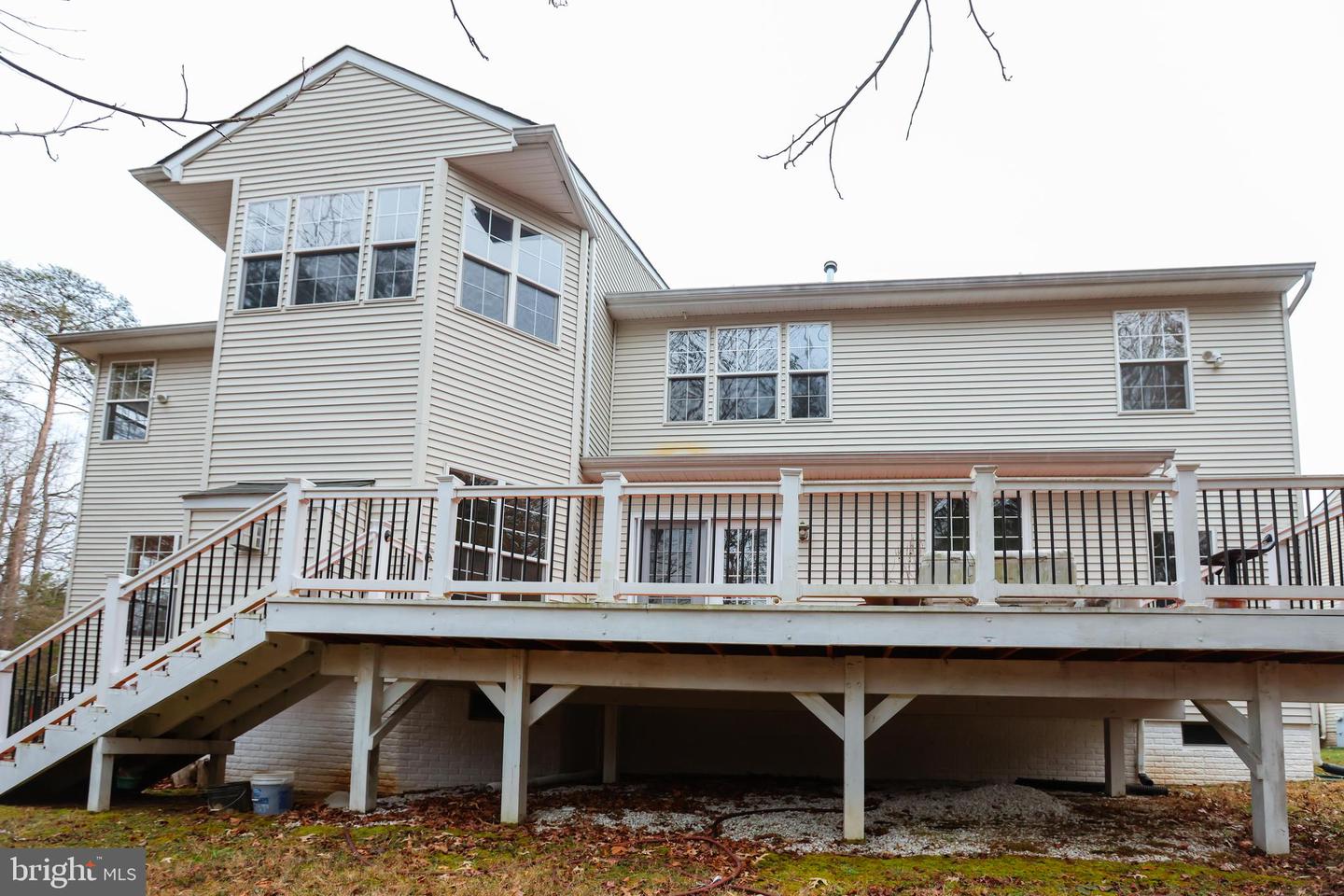 9906 FARM POND RD