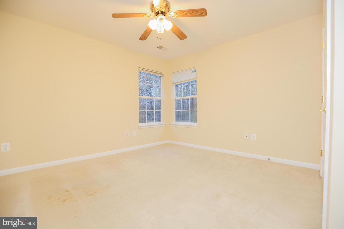 9906 FARM POND RD