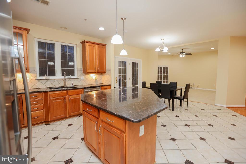 9906 FARM POND RD