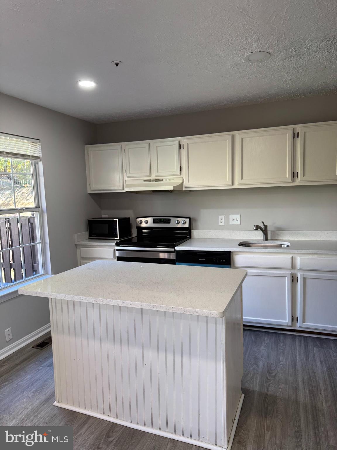 4132 SILVER PARK TERRACE