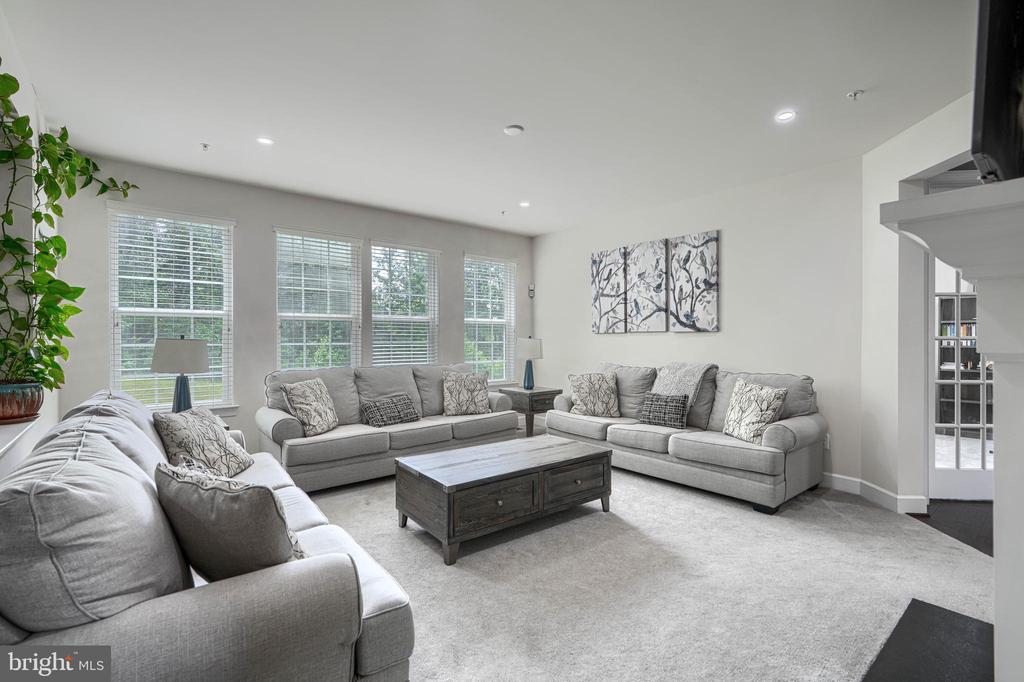 5108 KENNINGTON COURT