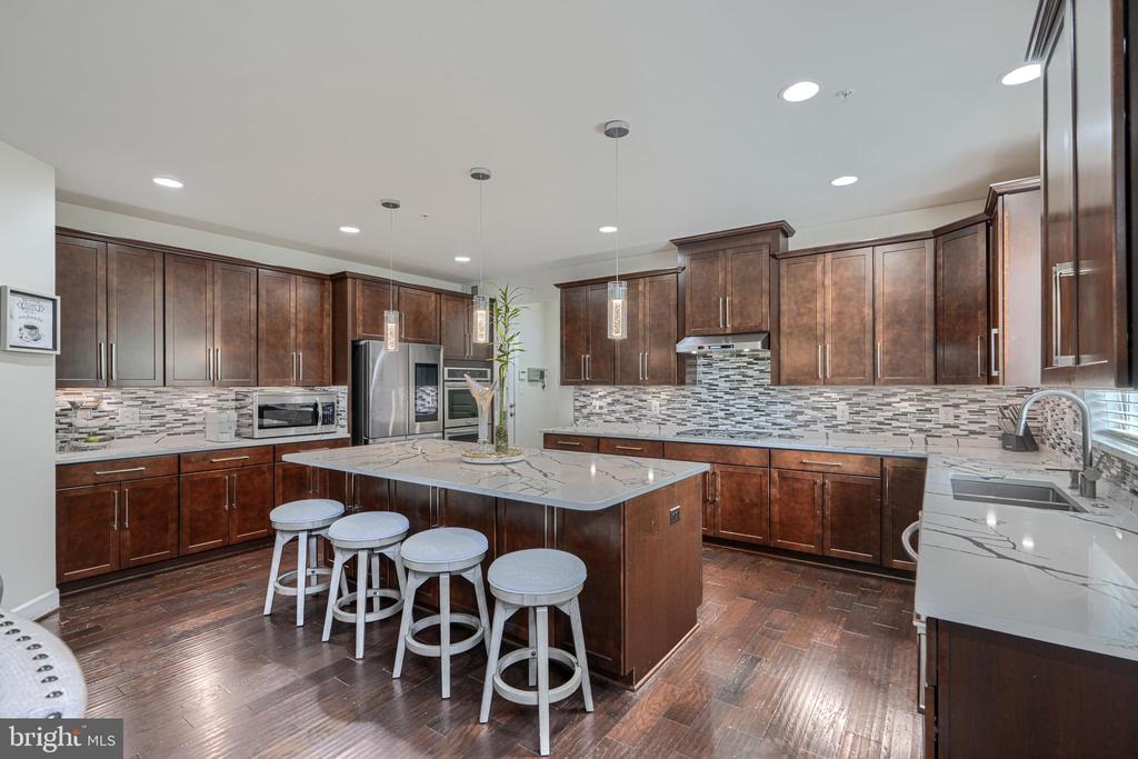 5108 KENNINGTON COURT