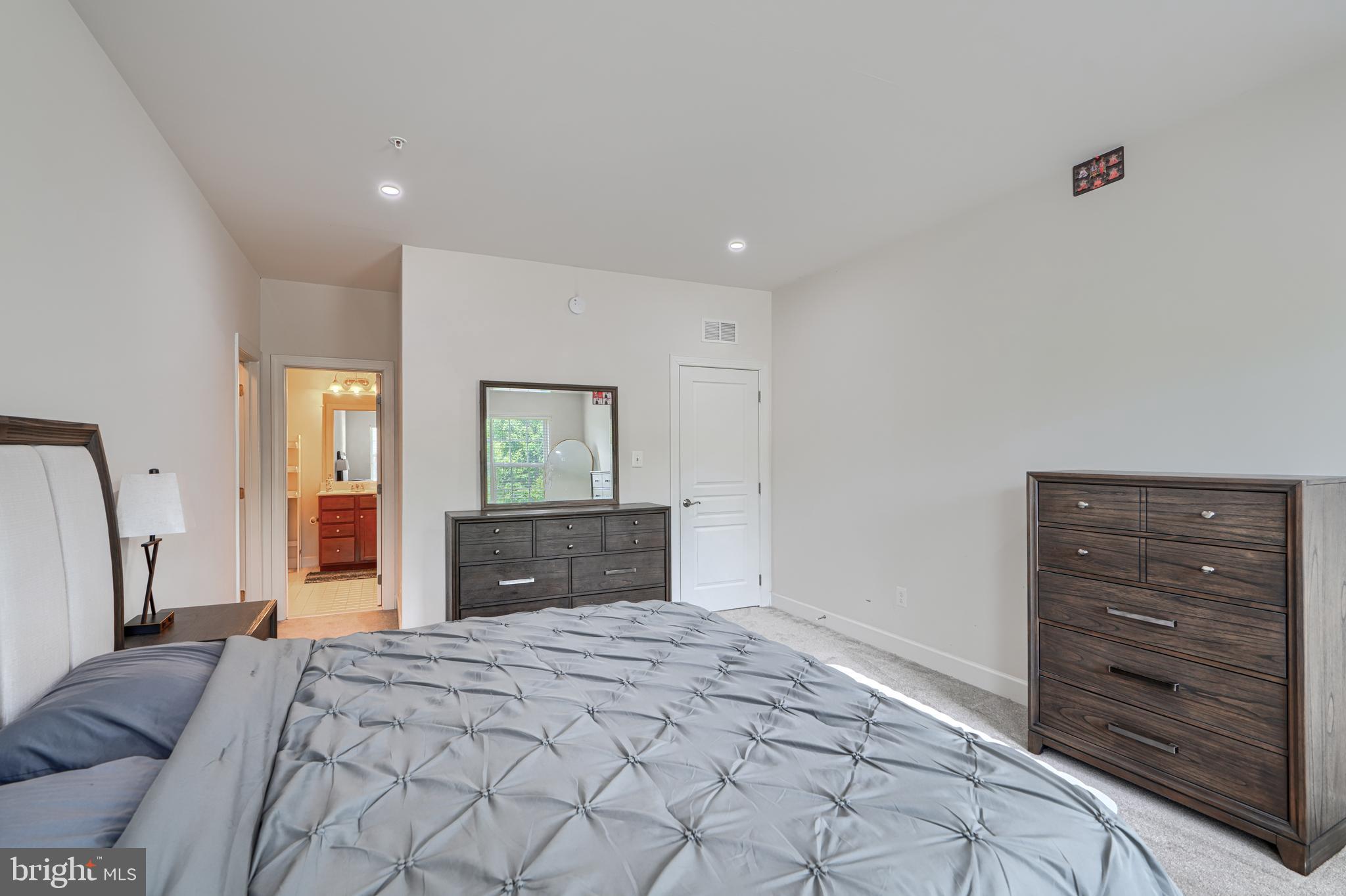 5108 KENNINGTON COURT