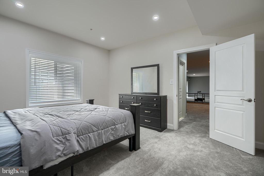 5108 KENNINGTON COURT