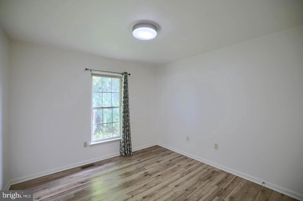 252 STONEHEDGE LN