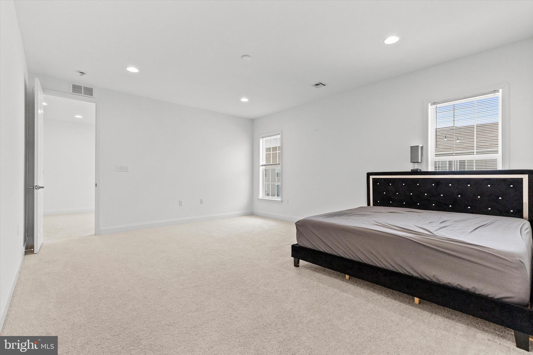 1304 INNOX RD