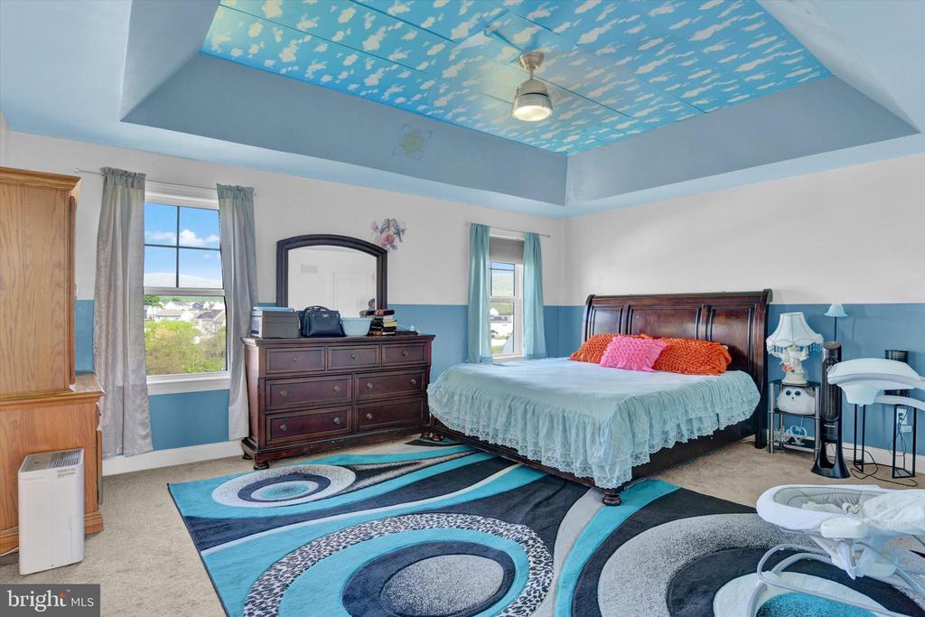 105 S SOUTH MOUNTAIN DRIVE