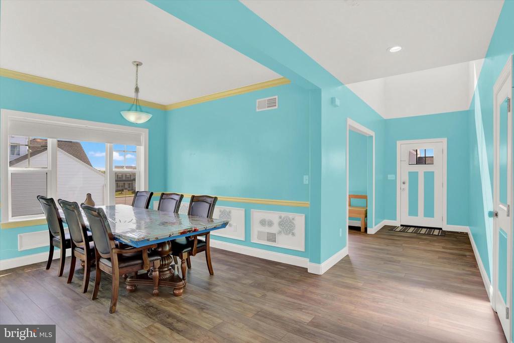 105 S SOUTH MOUNTAIN DRIVE