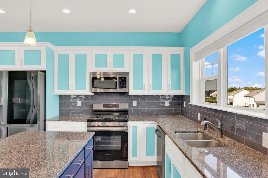 105 S SOUTH MOUNTAIN DRIVE