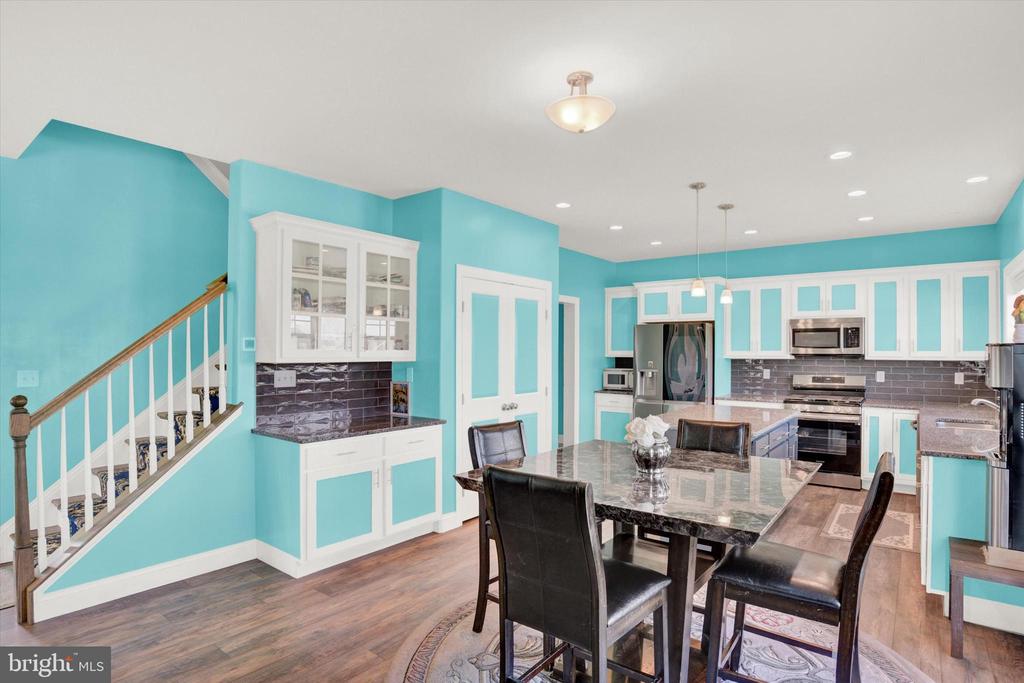105 S SOUTH MOUNTAIN DRIVE