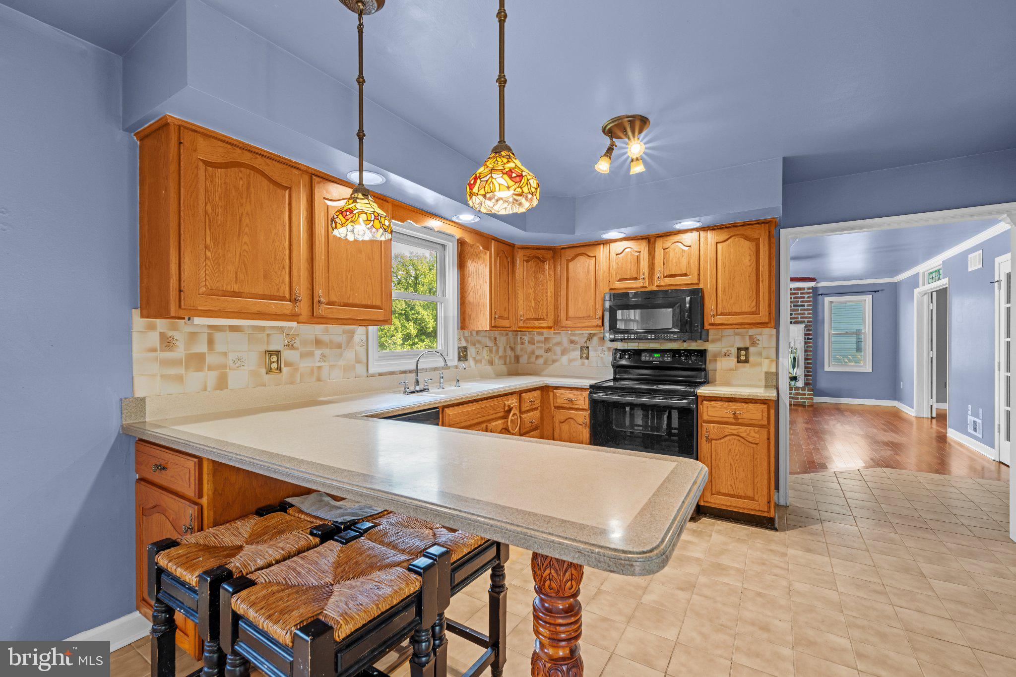 1035 COUNTRY CLUB ROAD