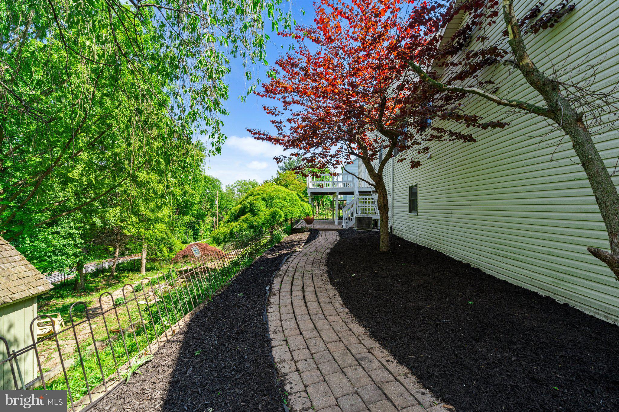 1035 COUNTRY CLUB ROAD