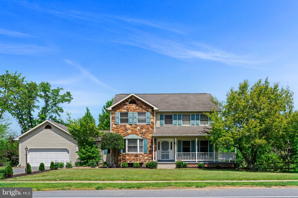 1035 COUNTRY CLUB ROAD
