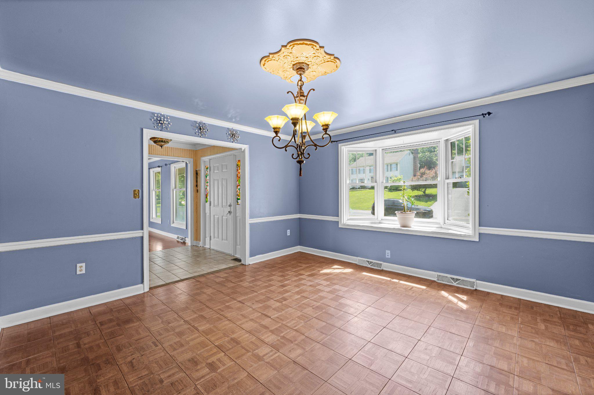 1035 COUNTRY CLUB ROAD