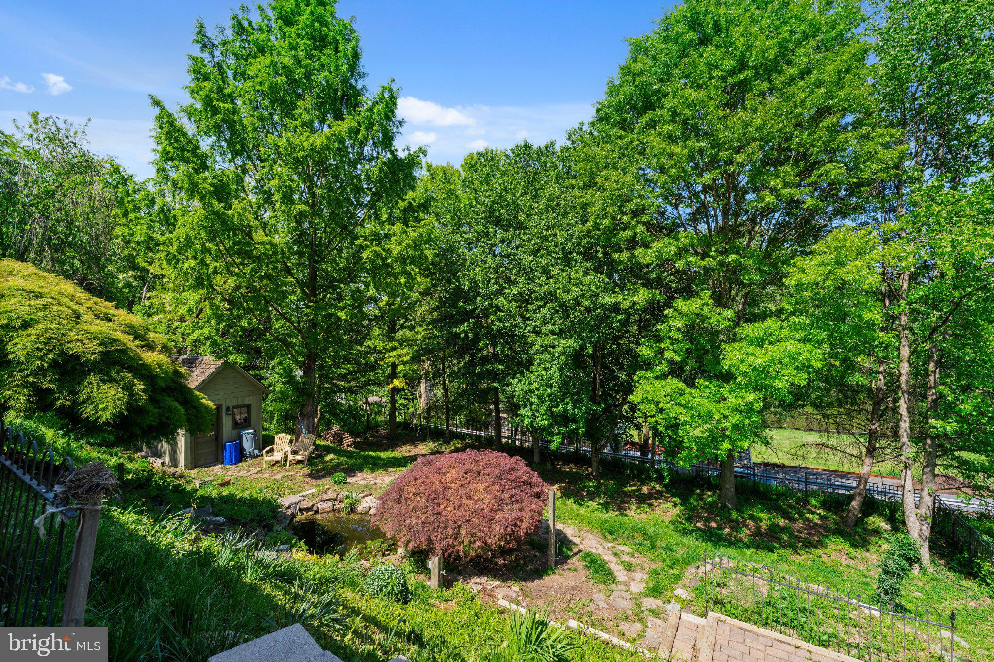 1035 COUNTRY CLUB ROAD