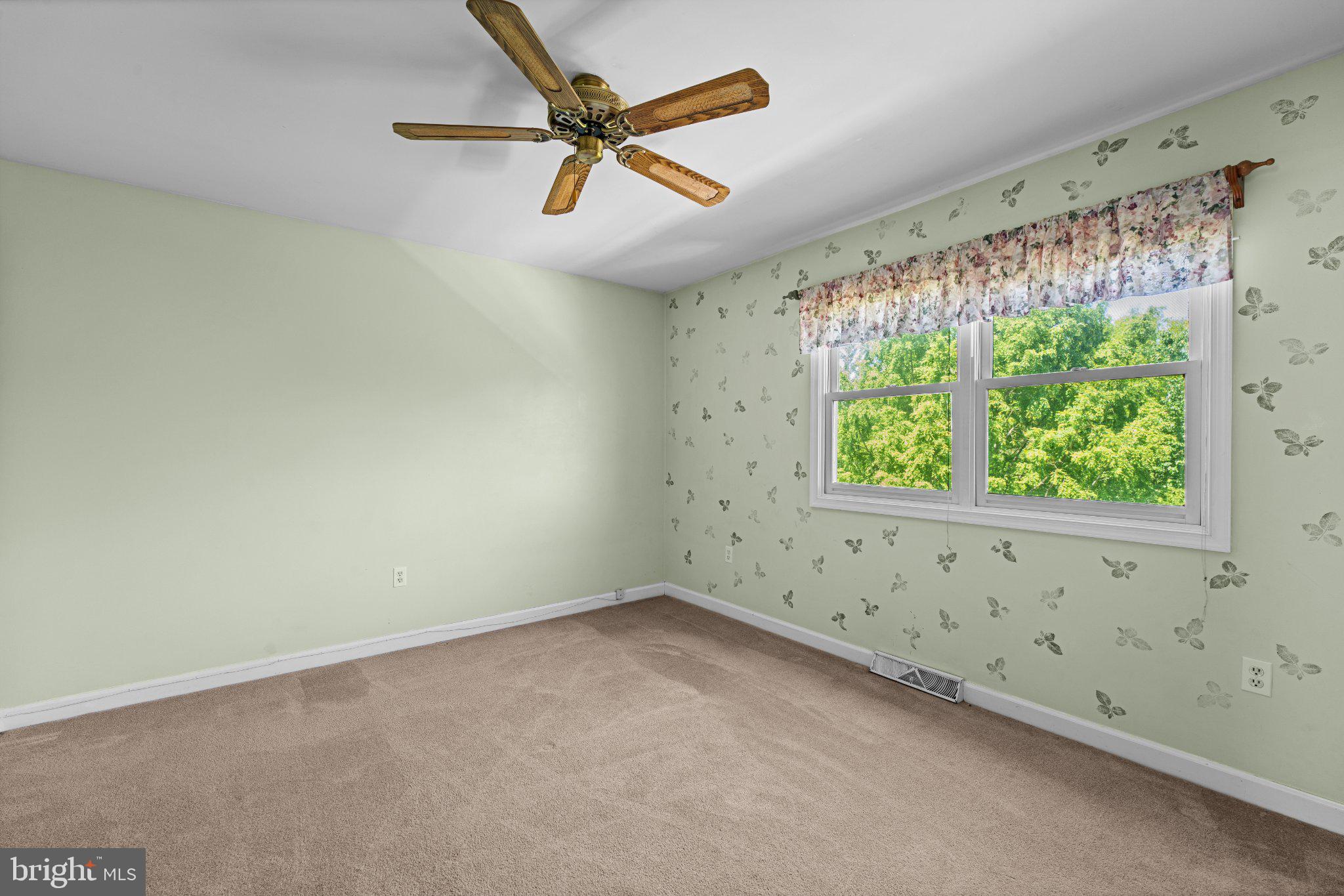 1035 COUNTRY CLUB ROAD