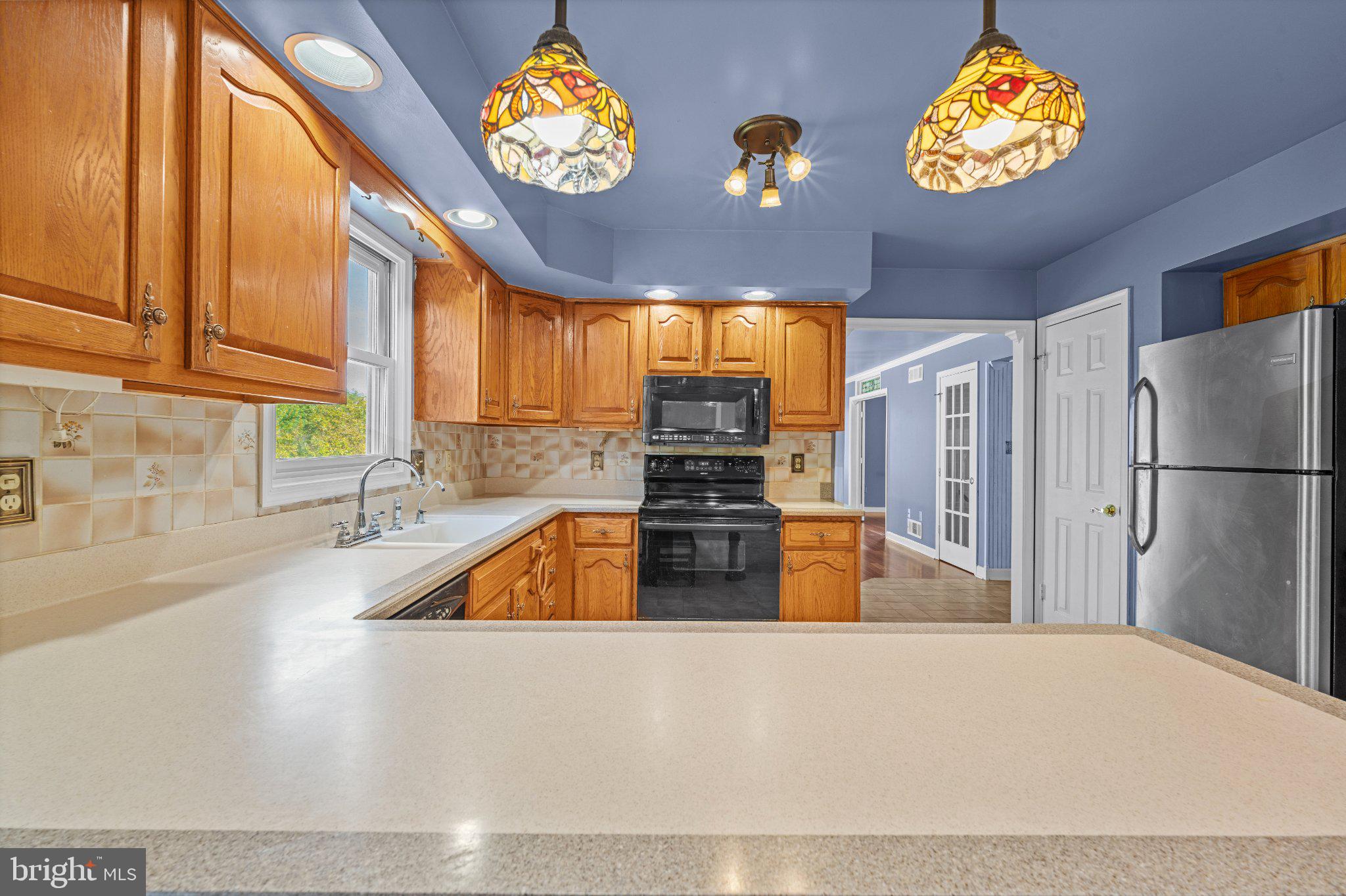 1035 COUNTRY CLUB ROAD