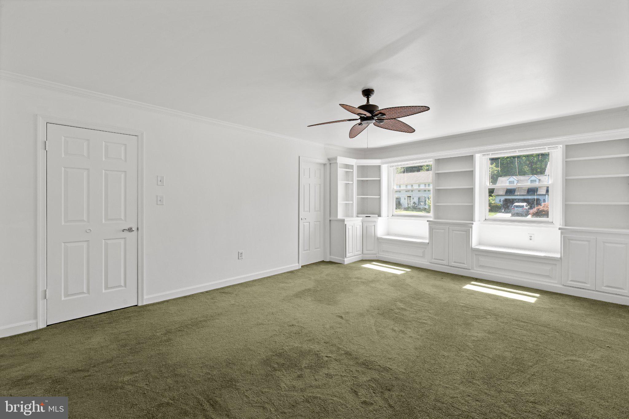 1035 COUNTRY CLUB ROAD
